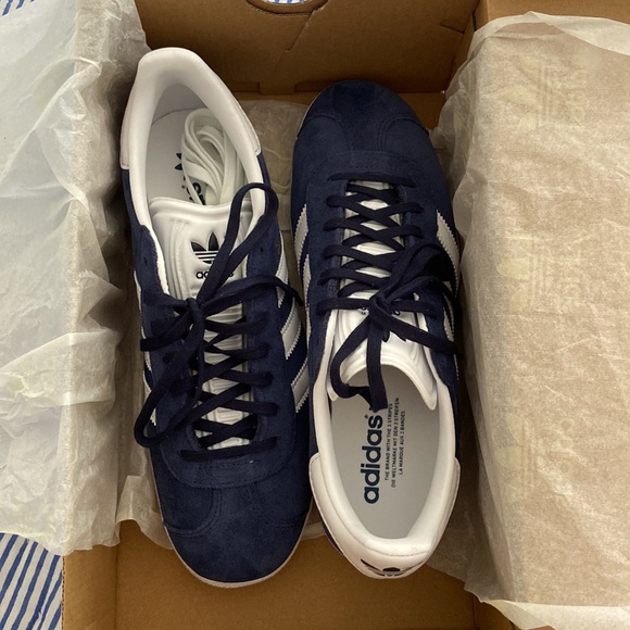 Adidas Gazelle Shoes - Picture 6 of 8